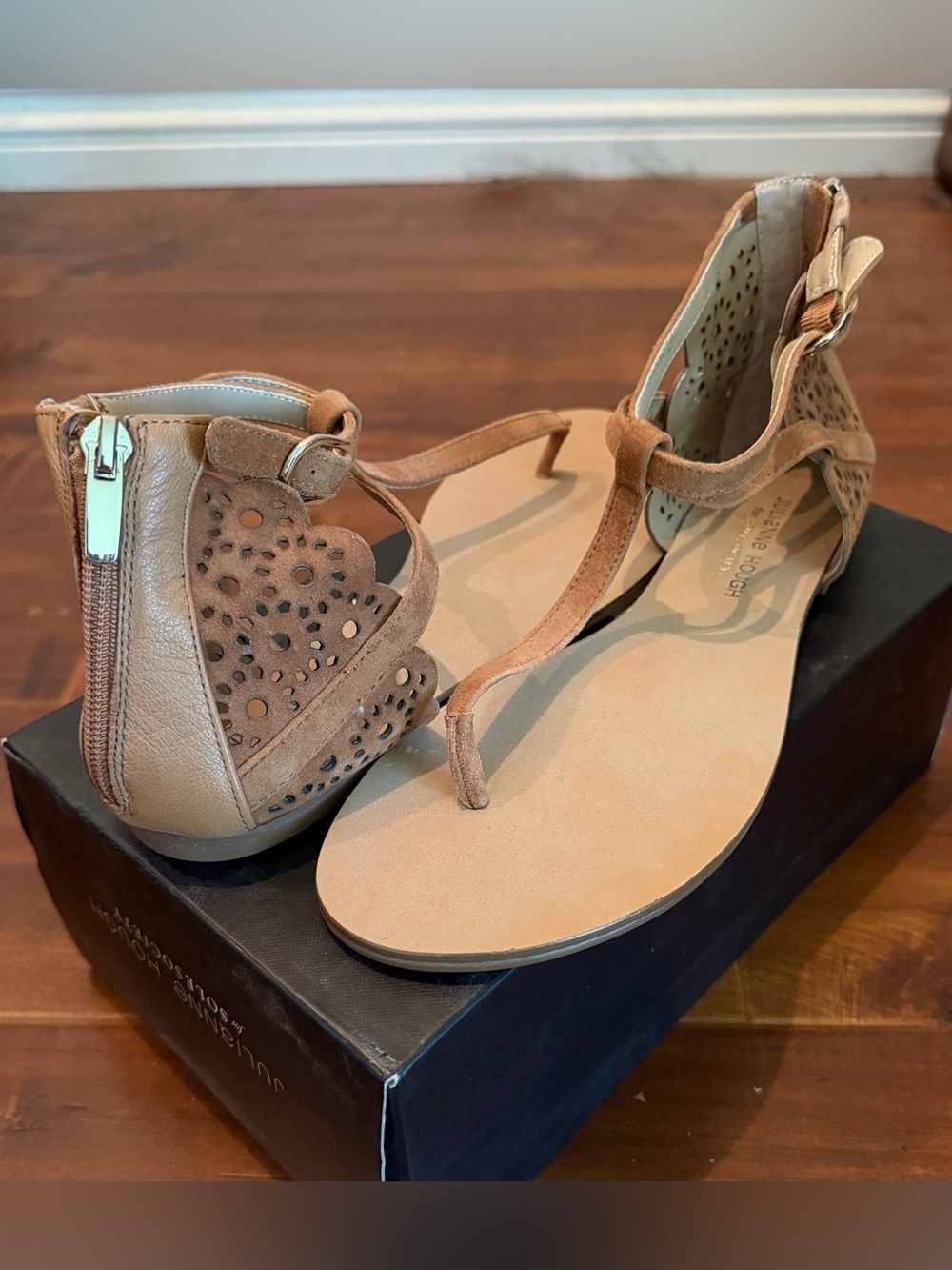 Julianne Hough Women's Tan Cutout T-Strap Sandals